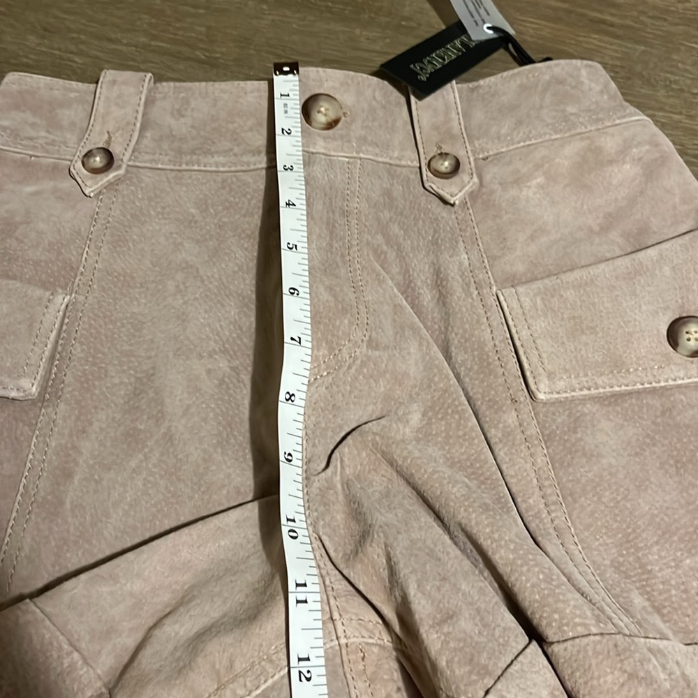 BLANK NYC Suede Leather Shorts 24 Bare It All tan / beige small - Picture 6 of 8
